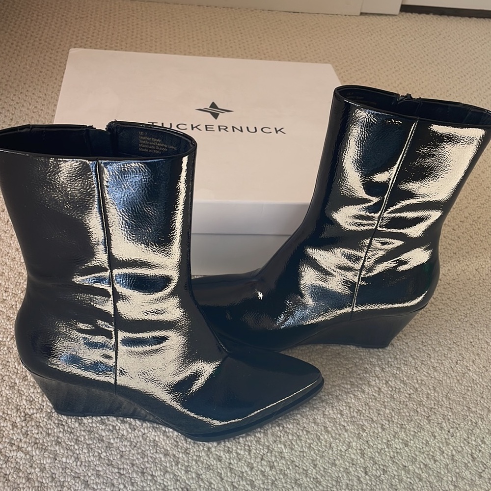 NWT Tuckernuck Black Leather Wedge Boots Size 7 - Picture 11 of 11